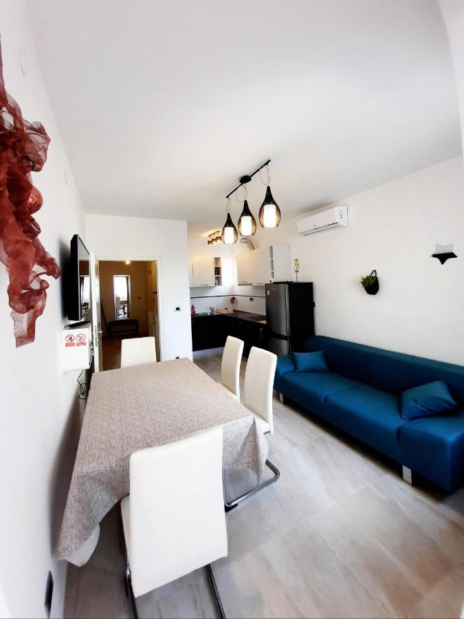 Split Symphony Veranda: Modern, New Apartment Esterno foto