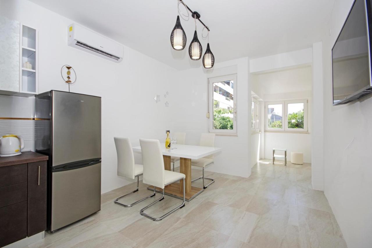 Split Symphony Veranda: Modern, New Apartment Esterno foto