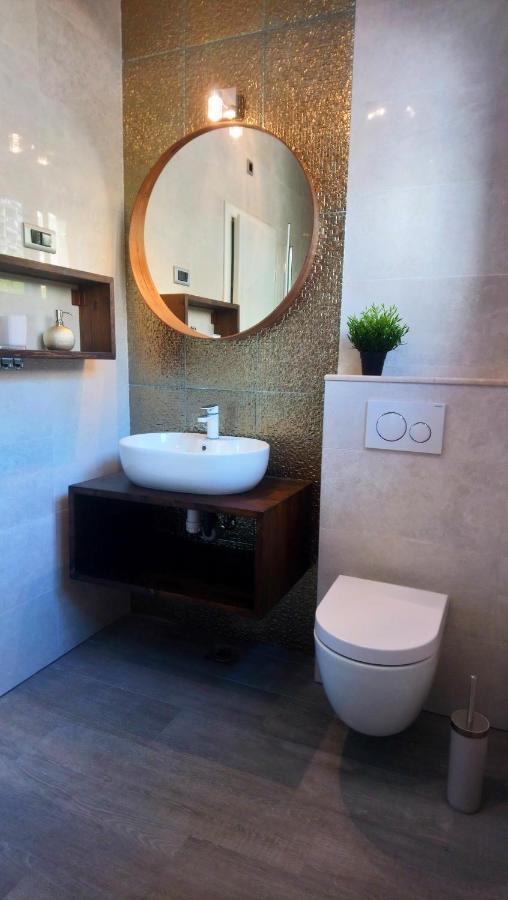 Split Symphony Veranda: Modern, New Apartment Esterno foto