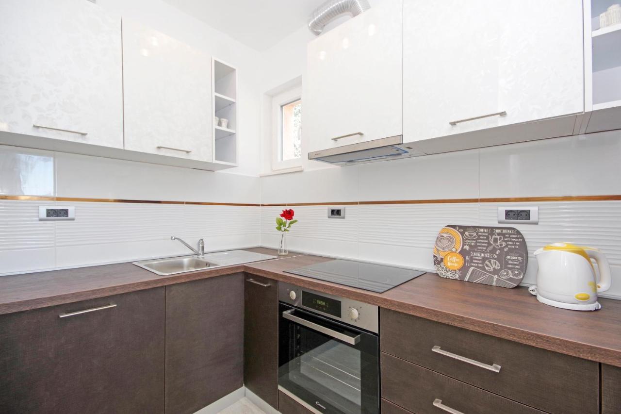 Split Symphony Veranda: Modern, New Apartment Esterno foto
